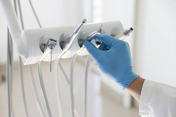 Professional Emergency Dentist technician working in Lutherville, MD
